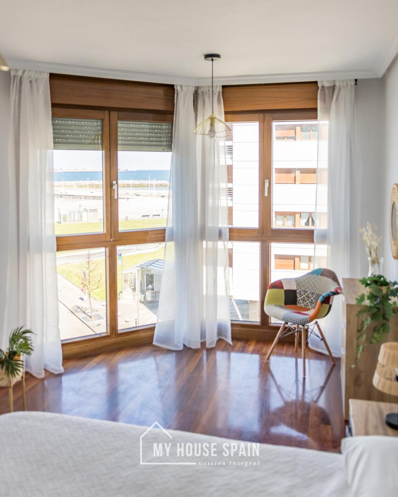 Myhousespain - Playa De Poniente, Con Vistas Al Mar Y Parking Gratuito 기욘 외부 사진